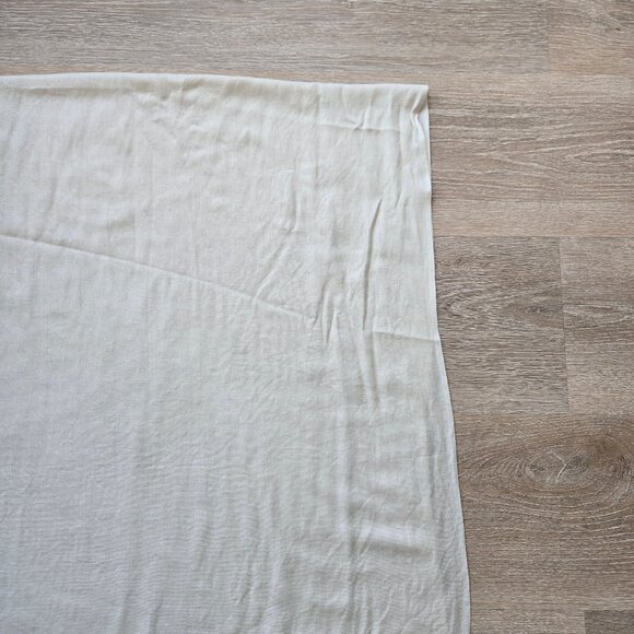 Quince Featherweight Cashmere Silk Scarf 60% and 40% Blend Ivory New With Tags - Picture 15 of 17